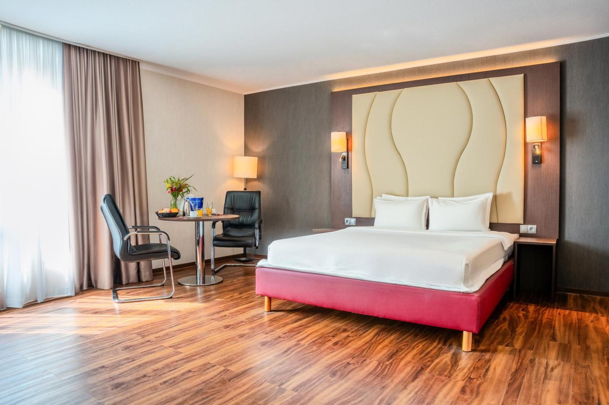 Airways Hotels Frankfurt Airport West Raunheim Exterior photo